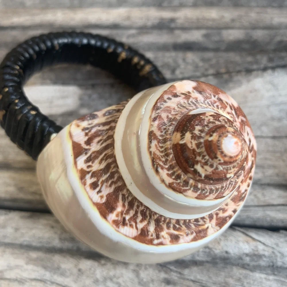 Vintage Seashell Napkin Rings - Picture 4 of 13